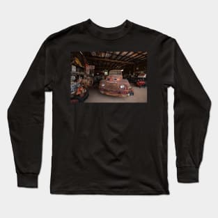 Old Vintage garage in the USA Route 66 Long Sleeve T-Shirt